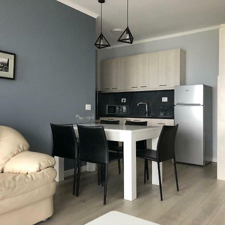 Llakmani Apartment Pogradec Exteriör bild