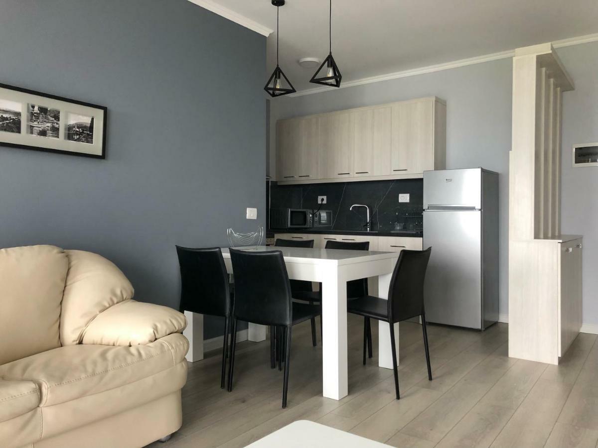 Llakmani Apartment Pogradec Exteriör bild